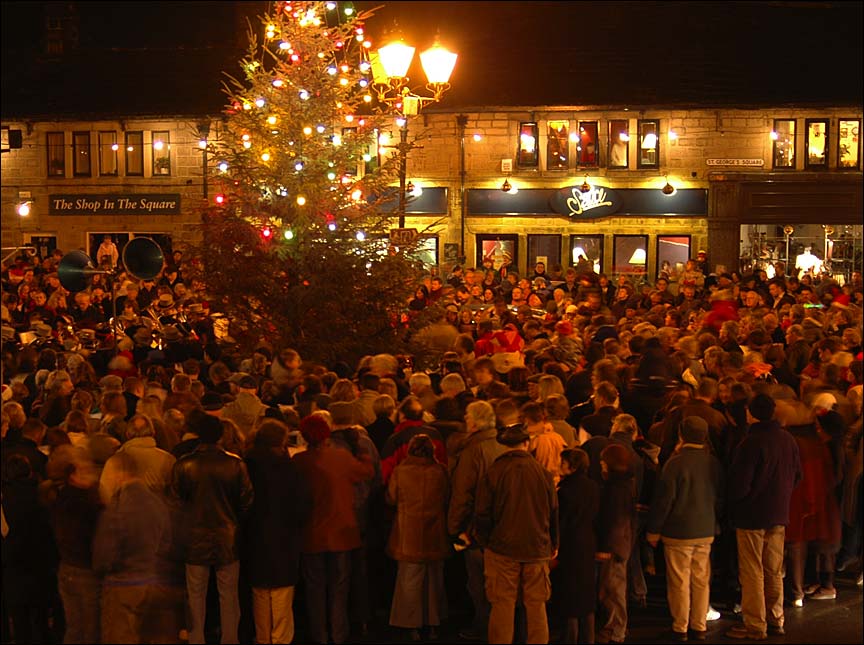 Hebden Bridge Web Carols in the Square 2005