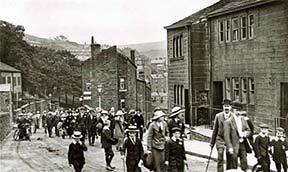 Twenty Thousand Descend On Hardcastle Crags